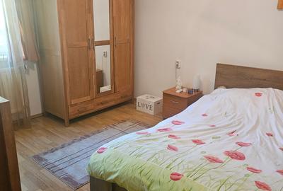Vand apartament cu 3 camere,7 Noiembrie,parter din 4,balcon,mobilat si utilat. - 3