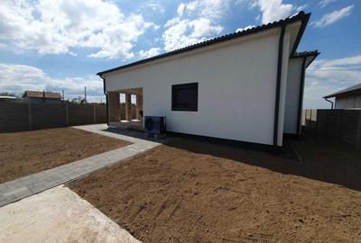 Casă cu 3 camere în Aluniș - 7