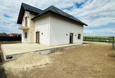 Casă cu 4 camere în Dancu - 2