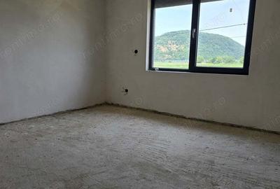 Casă cu 6 camere în Leșnic - 10