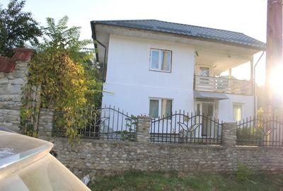 Casă individuală cu 4 camere cu Garaj în Crasna - 2