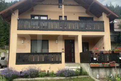 Casă cu 7 camere cu Teren 900 Mp în Central - 18
