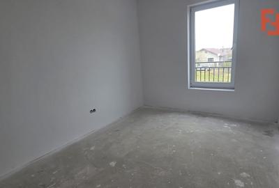 Duplex cu 4 camere cu Canalizare în Moșnița Nouă - 3