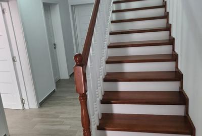 Casă cu 3 camere cu Teren 250 Mp în Central - 2