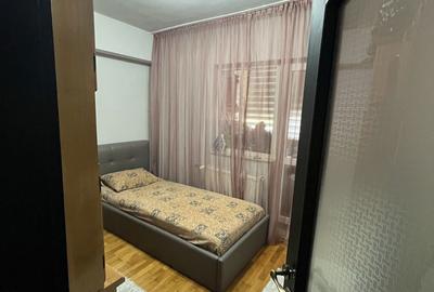 Apartament cu 4 camere decomandat în Rogerius