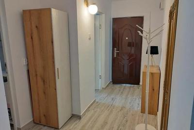 Gara - Bloc dupa 80 - 2 camere decomandat - 5