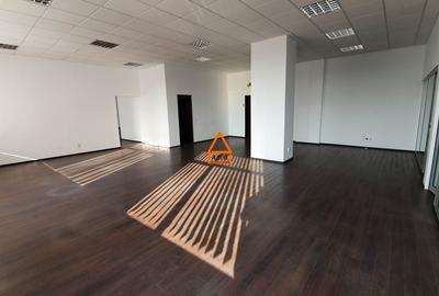 Spatiu comercial - Birouri - 235 mp - Podu Ros - 2
