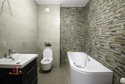 Apartament cu 2 camere decomandat în Livezeni