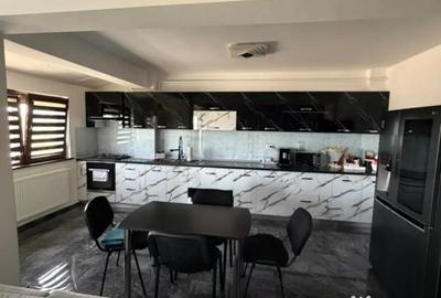 Apartament cu 3 camere decomandat în Central - 4
