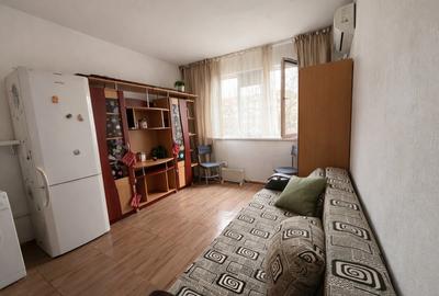 Garsonieră decomandată, mobilată în Lipovei