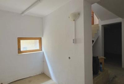 Casă cu 4 camere în Sânmartin - 9