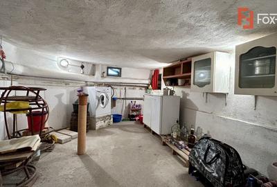 Casă individuală cu 11 camere cu Canalizare în Girocului - 38