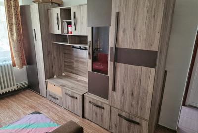 Apartament cu 2 camere nedecomandat în Micro 4 - 4