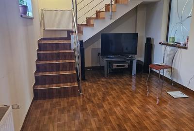 Sector 3 Titan,cartier 23 August,vanzare 2 vile gen duplex pentru 2 familii - 8