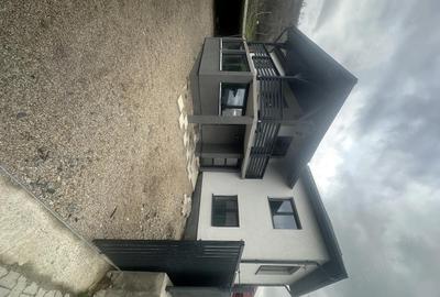 Casă cu 5 camere cu Teren 415 Mp în Baciu - 9