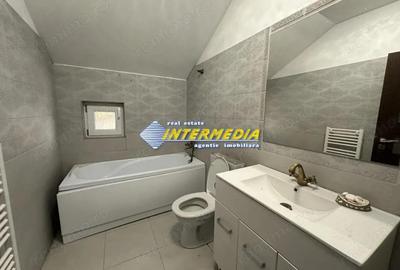 Casă cu 2 camere cu Teren 700 Mp în Cetate - 1