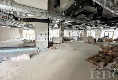 Spațiu comercial, de 376.39999389648 mp, în Semicentral - 3