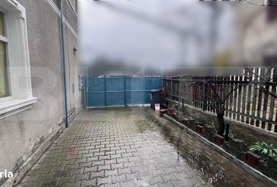 Casă cu 4 camere cu Teren 200 Mp în Central