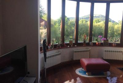 Casă cu 4 camere în Onești - 4