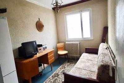 Apartament cu 3 camere semidecomandat în Km 4-5 - 2
