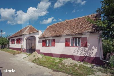 Casă cu 4 camere cu Teren 1132 Mp în Loamneș - 1