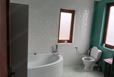 Casă cu 4 camere cu Teren 400 Mp în Central - 11