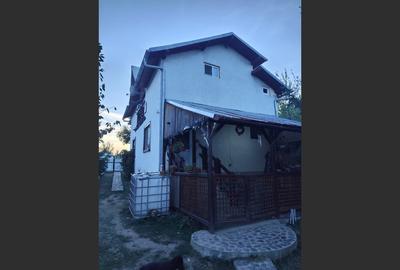 Casă Gageni Sud: 108m?, 3 camere, 129.000EUR - 2