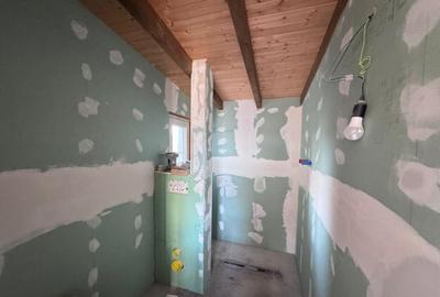 Casă cu 4 camere cu Canalizare în Central - 8