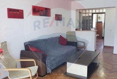 Apartament cu 3 camere decomandat în Polivalentă - 2