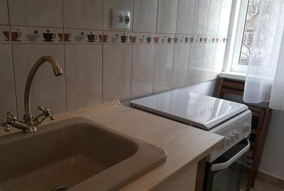 Apartament cu 2 camere semidecomandat în Km 4 - 6