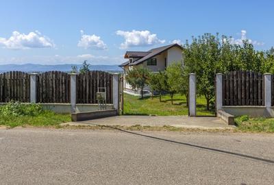 Casa / Vila P+M cu 5 camere si teren generos, sat Bijghir, Buhoci - 2