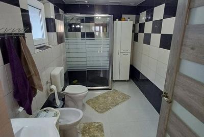 Casă cu 4 camere în Central