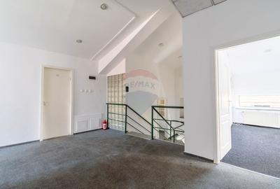 Casă individuală cu 12 camere cu Teren 153 Mp în Semicentral - 26