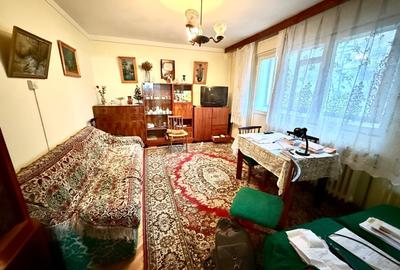 Tătărași - Posta , apartament 4 camere , decomandat , etaj 1 - 2