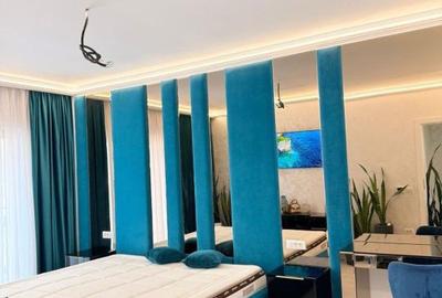 Casă cu 7 camere cu Teren 560 Mp în Malu Mare - 2