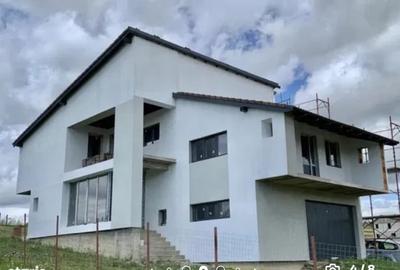 Casa individuala cu 5 camere, 160mp utili, 800mp teren, Chinteni - 1