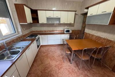 Casă cu 5 camere cu Teren 550 Mp în Central