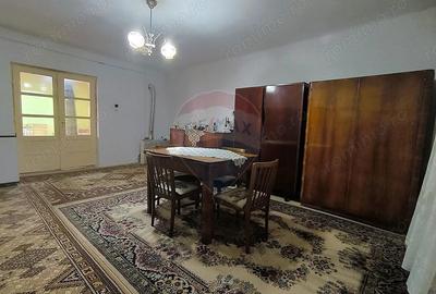 Casă cu 3 camere cu Teren 1418 Mp în Brateiu - 16