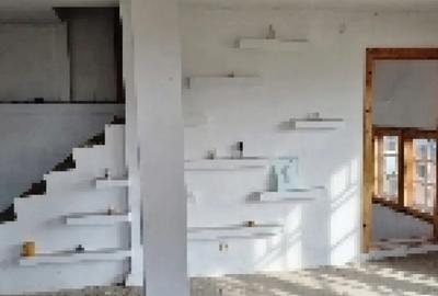 Casă cu 8 camere în Domnești