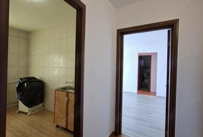 Str Bicaz - 2 cam semidecomandat renovat PVC aer conditionat balcon - 9