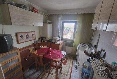 Apartament cu 3 camere decomandat în Mioriței - 2