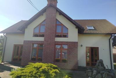 Casă de locuit cu 5 camere, zonă exclusivistă a orașului Târgu-Secuiesc - 2