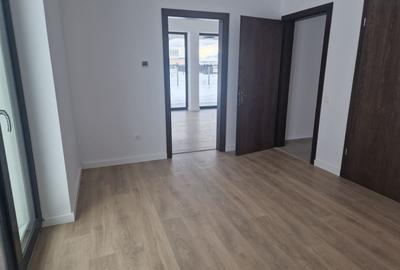 Casă individuală cu 4 camere cu Canalizare în Cristian - 9