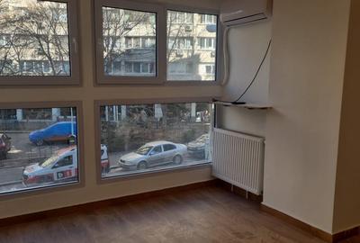 Garsonieră decomandată în Universitate