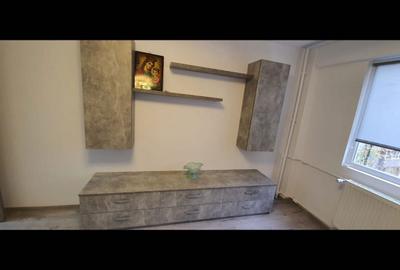 Apartament cu 2 camere semidecomandat în Berceni - 1