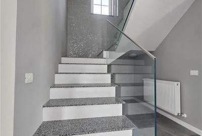 Casa / Vila 178 mp - Bragadiru  /  Cartier Independentei - 13