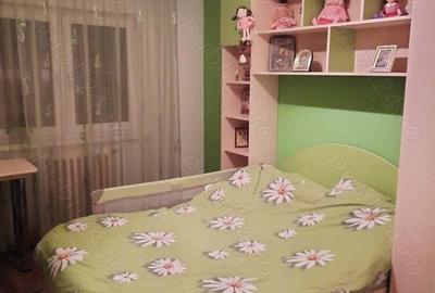 Vand apartament cu 3 camere, decomandat un Ampoi 3 - 5