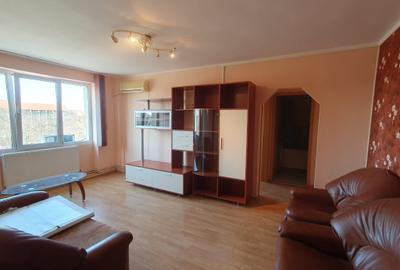 Apartament cu 2 camere semidecomandat, mobilat în Central