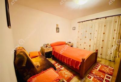 Apartament de 3 camere cu 2 bai si balcon in zona Brana/Unim - 2