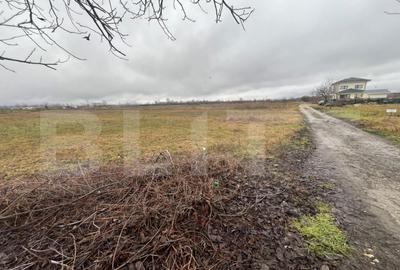 Teren de 1578 mp, în Micro 11 - 2